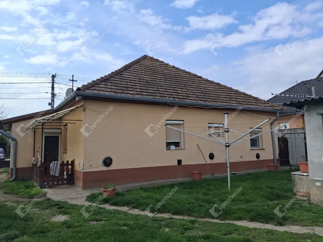 Eladó ház Ács 84 nm