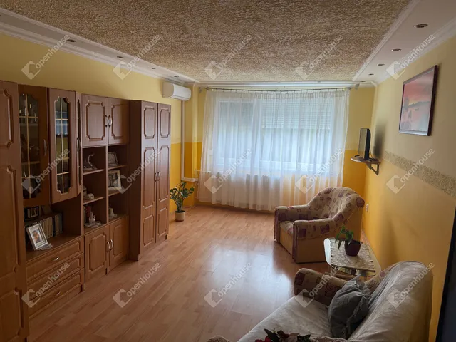Eladó lakás Komárom 53 nm