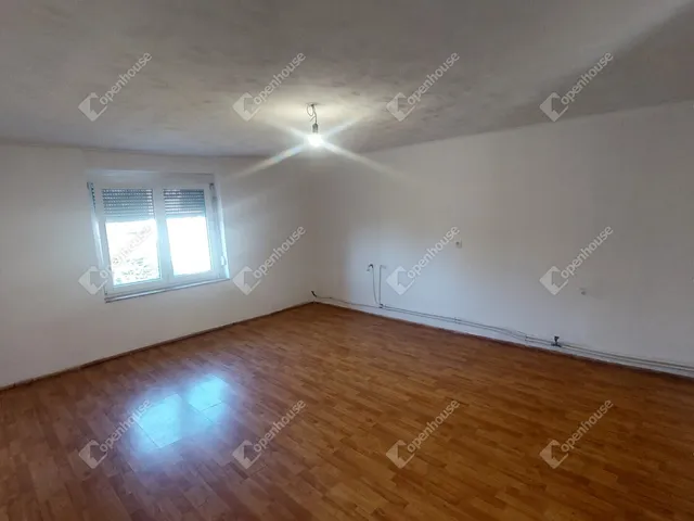 Eladó ház Szár 61 nm