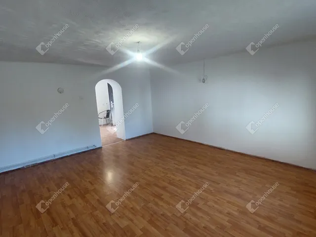 Eladó ház Szár 61 nm