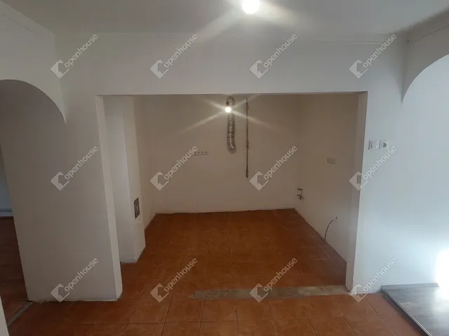 Eladó ház Szár 61 nm