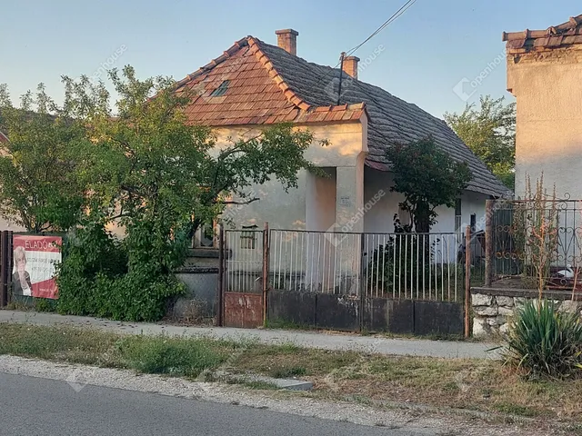Eladó ház Császár 61 nm