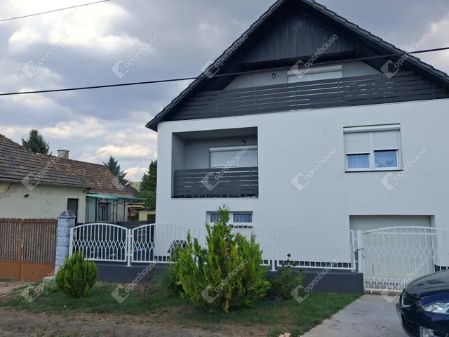 Eladó ház Tatabánya, Bánhida 249 nm