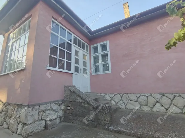 Eladó ház Süttő 140 nm