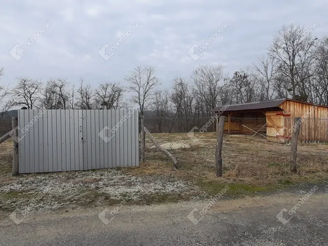 Eladó mezőgazdasági ingatlan Nagylengyel 7014 nm