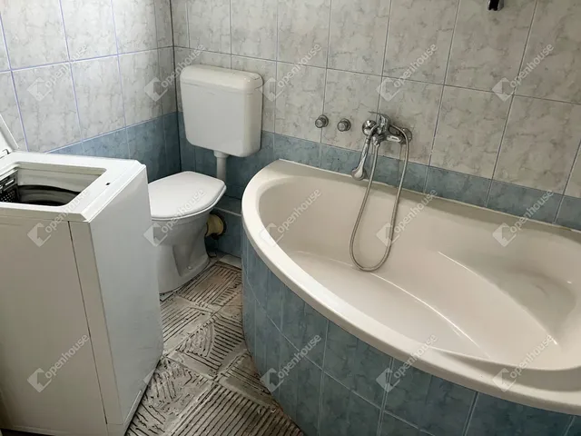 Kiadó kereskedelmi és ipari ingatlan Lenti 72 nm