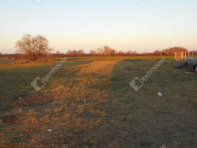 Eladó telek Balatonlelle 780 nm