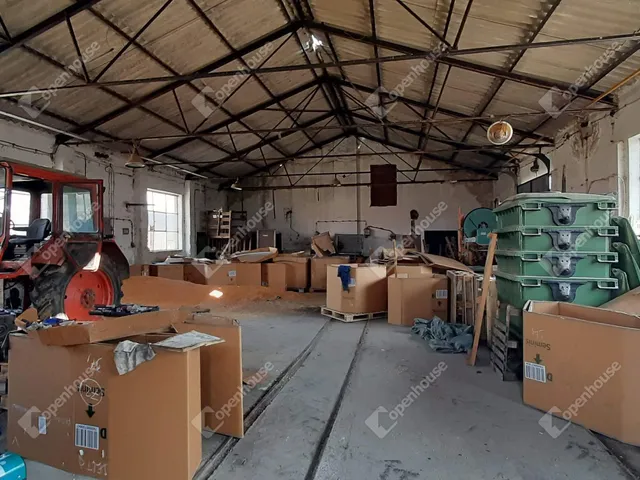 Eladó kereskedelmi és ipari ingatlan Salomvár 800 nm