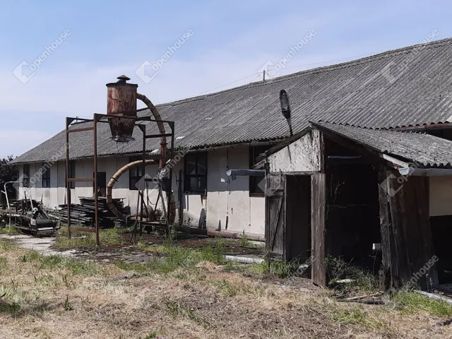 Eladó kereskedelmi és ipari ingatlan Salomvár 800 nm