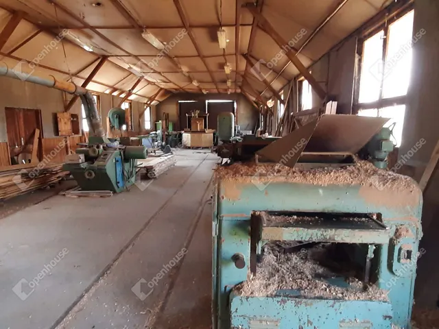 Eladó kereskedelmi és ipari ingatlan Salomvár 800 nm