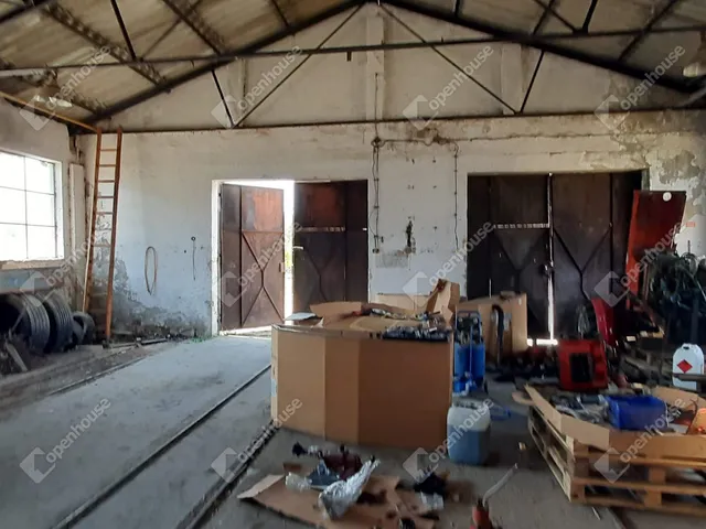 Eladó kereskedelmi és ipari ingatlan Salomvár 800 nm