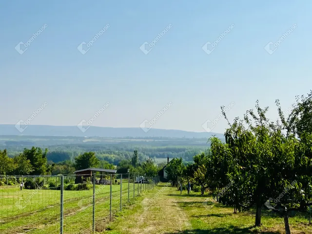 Eladó telek Alsópáhok 1500 nm