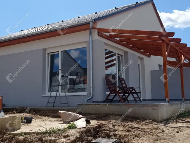 Eladó lakás Teskánd 56 nm