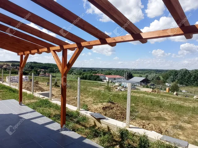 Eladó lakás Teskánd 82 nm