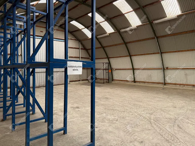 Kiadó kereskedelmi és ipari ingatlan Zalaegerszeg, Páterdomb 195 nm