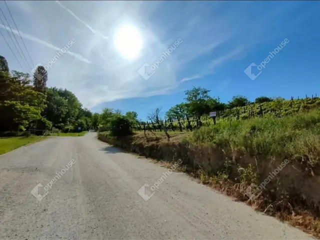 Eladó telek Kőröshegy 3551 nm