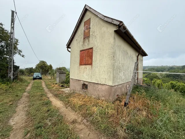 Eladó telek Nagykapornak 1402 nm