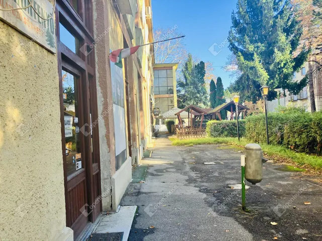 Eladó kereskedelmi és ipari ingatlan Gellénháza 101 nm