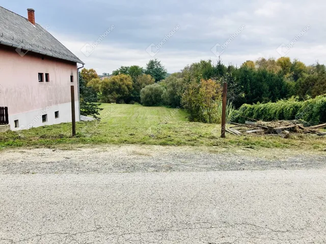 Eladó telek Zalalövő 1672 nm