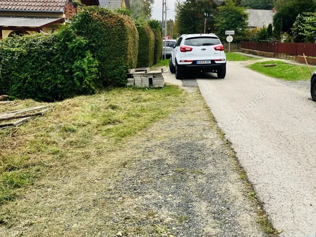 Eladó telek Zalalövő 1672 nm