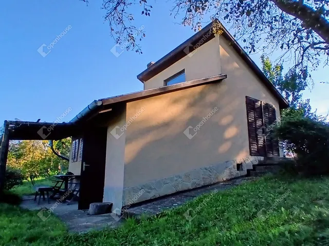 Eladó telek Csatár 2078 nm