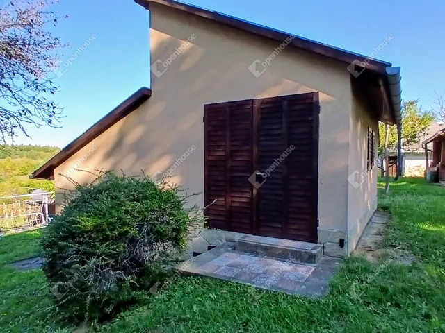 Eladó telek Csatár 2078 nm