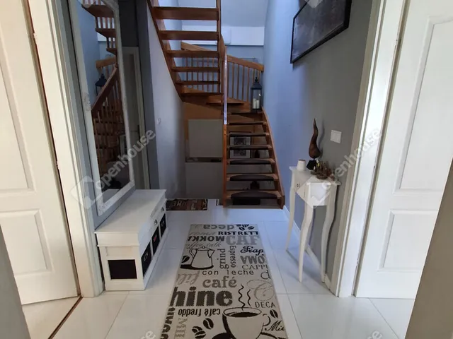 Eladó ház Csatár 186 nm