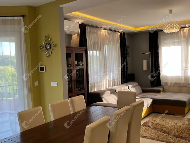 Eladó ház Csatár 186 nm