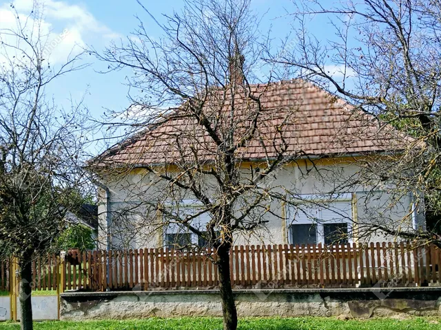 Eladó ház Lakhegy 84 nm