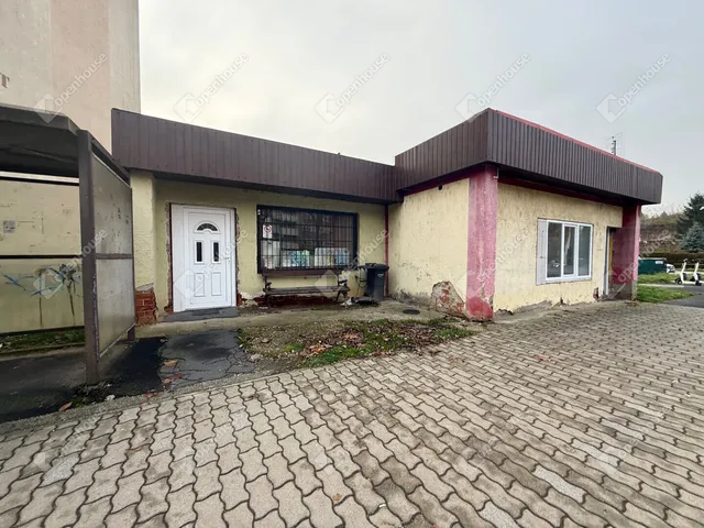Eladó kereskedelmi és ipari ingatlan Zalaegerszeg, Landorhegy 53 nm