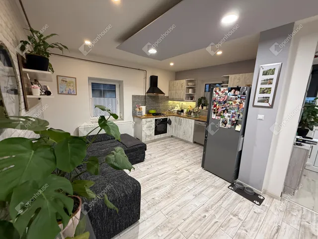 Eladó ház Lakhegy 76 nm