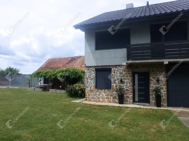 Eladó ház Kustánszeg 138 nm