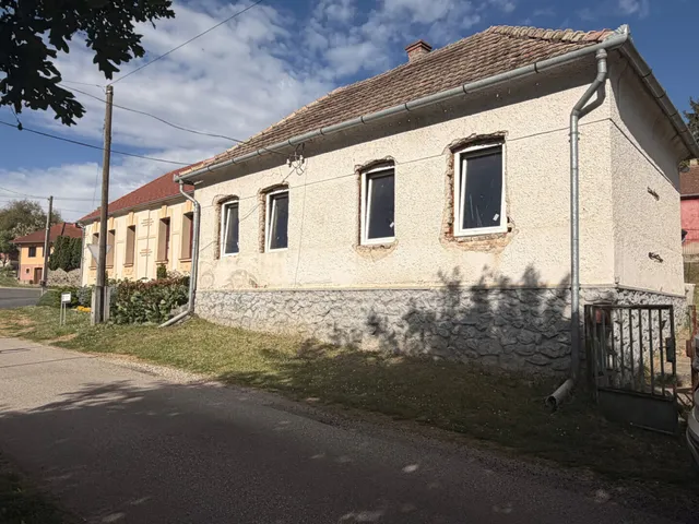 Eladó ház Nemesrádó 90 nm