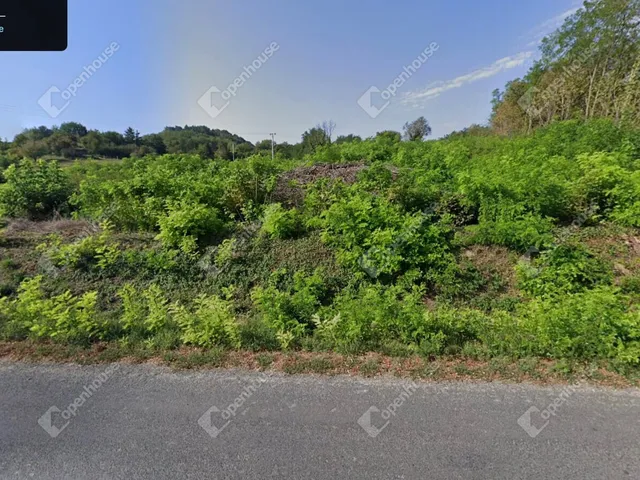 Eladó telek Pethőhenye 2100 nm