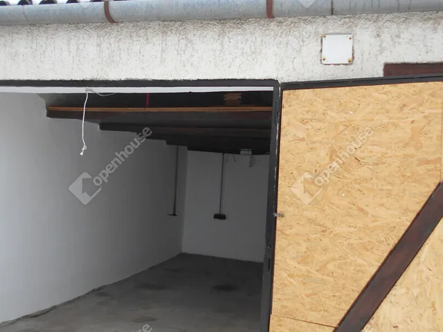 Eladó garázs Zalaegerszeg, Belváros 14 nm