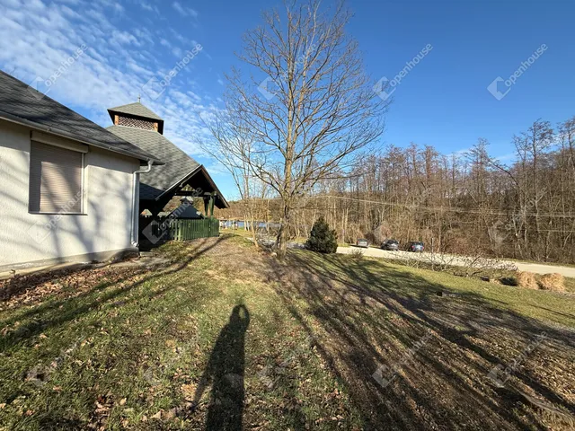 Eladó kereskedelmi és ipari ingatlan Hegyhátszentjakab 700 nm