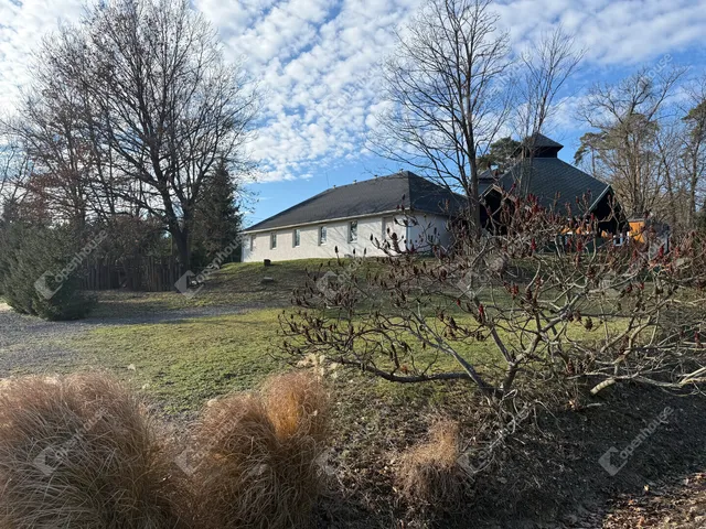 Eladó kereskedelmi és ipari ingatlan Hegyhátszentjakab 700 nm