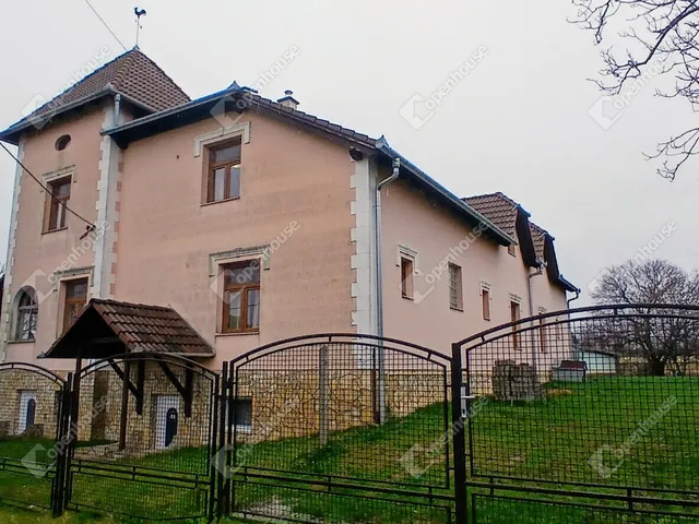 Eladó lakás Galambok 650 nm