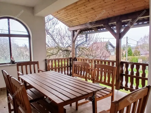 Eladó lakás Galambok 650 nm