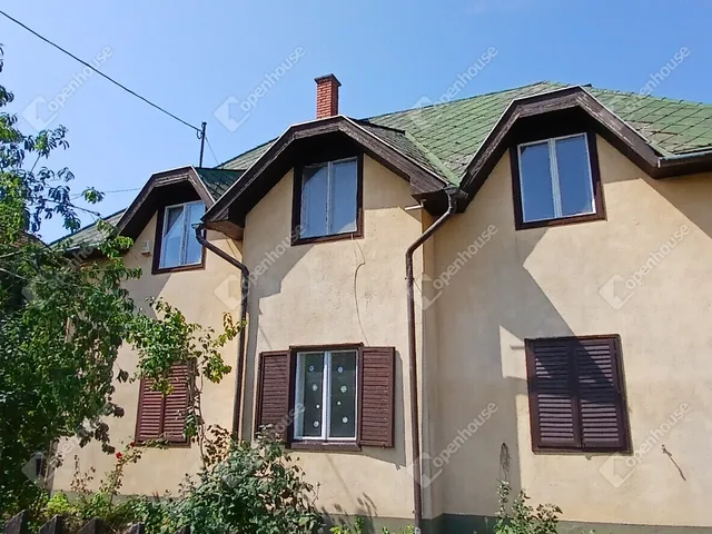 Eladó ház Rábahidvég 222 nm