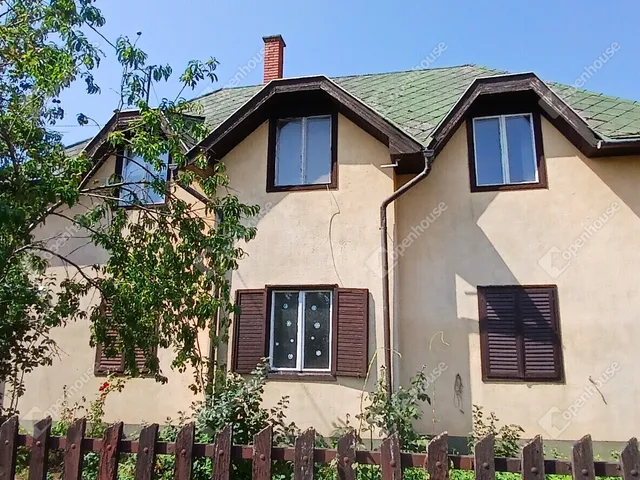 Eladó ház Rábahidvég 222 nm
