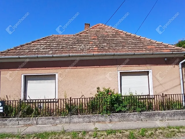 Eladó ház Kisbucsa 93 nm