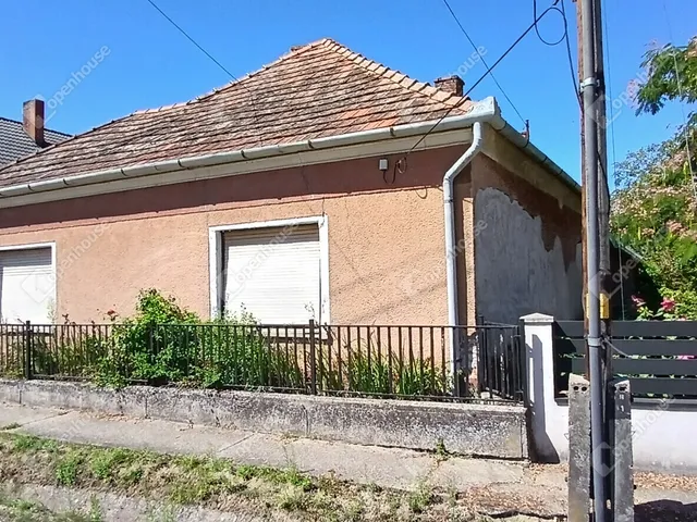 Eladó ház Kisbucsa 93 nm