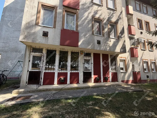 Eladó kereskedelmi és ipari ingatlan Keszthely 39 nm