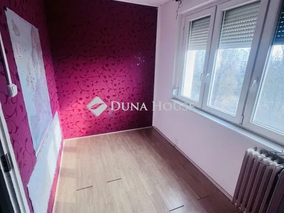 Eladó lakás Dunaújváros 35 nm