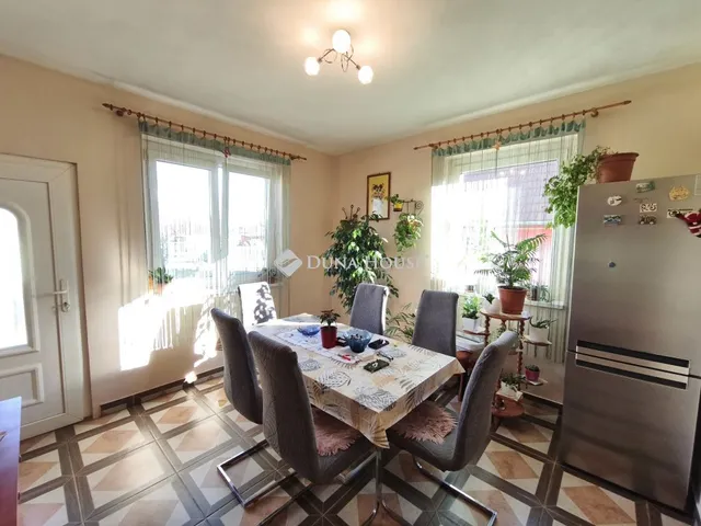 Eladó ház Kulcs 125 nm