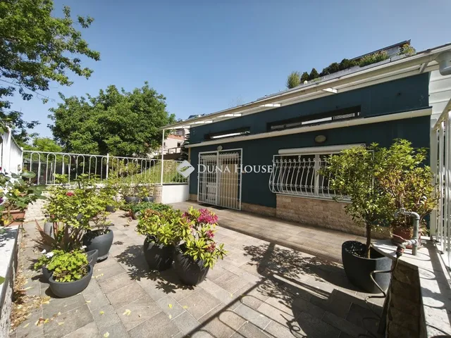 Eladó lakás Dunaújváros 181 nm