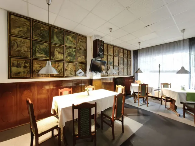 Eladó kereskedelmi és ipari ingatlan Dunaújváros 225 nm