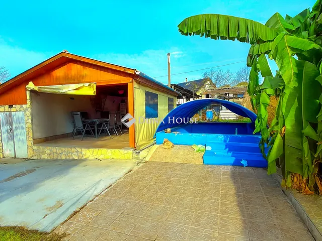 Eladó ház Dunavecse, Móricz Zsigmond utca 95 nm