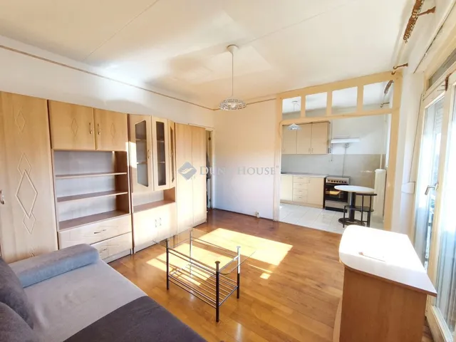 Eladó lakás Dunaújváros 31 nm